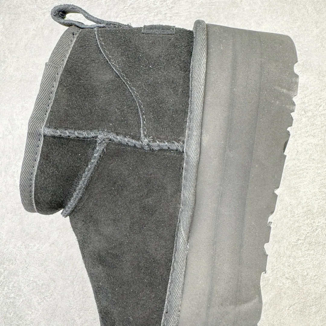 Pick up locally💰520 UGG 5092 Zhou Dongyu Mini thick-soled autumn and winter sheep fur integrated snow boots. All shoes are made from the same factory as ZP. Longfeng A-grade Australian imported sheep fur integrated women's boots. Brand OEM production line. Fully follow the ZP process. OEM original pattern maker. Adhering to the principle of no original shoes and no development selection. Pay attention to every detail. The most authentic version on the market. TREADLITE "Light Wing" technology outsole. Lightweight/durable/flexible/pile size: 35 36 37 38 39 40 Coding: by2936090